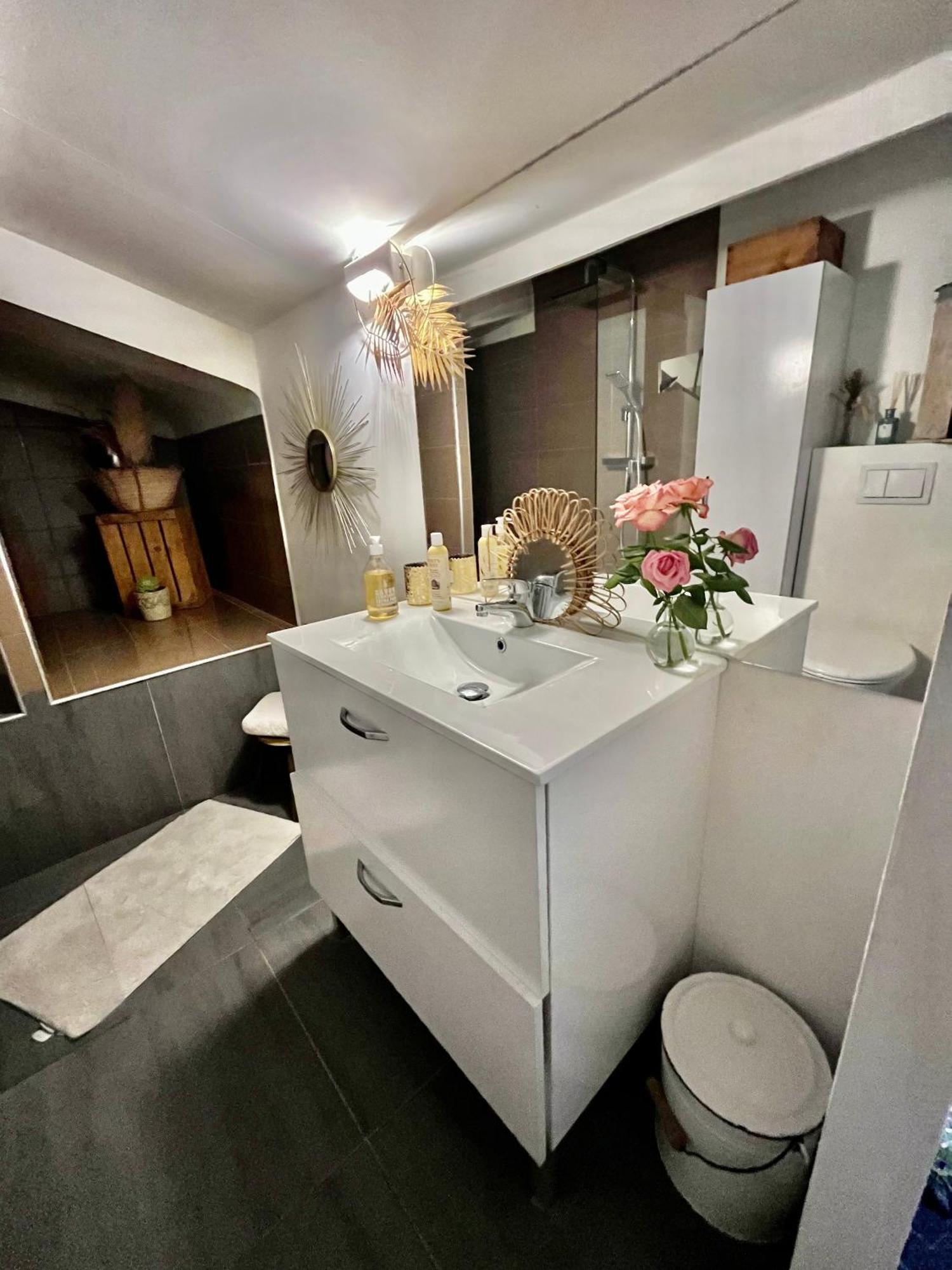 Ferienwohnung Loft Atypique Au Milieu Des Champs Tourrettes Exterior foto